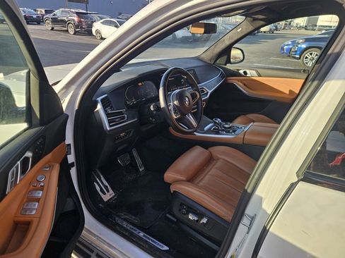 Used 2022 BMW X7 xDrive40i w/ M Sport Package image 6