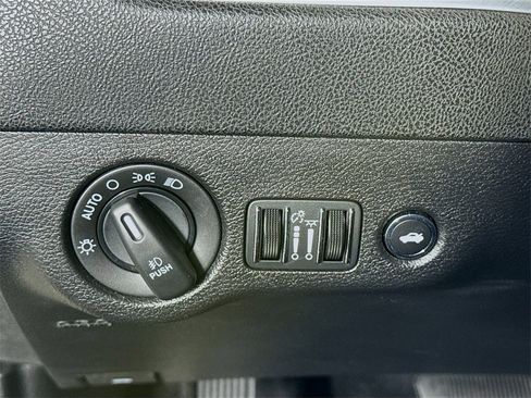 Used 2019 Dodge Charger SXT w/ Cold Weather Package image 20