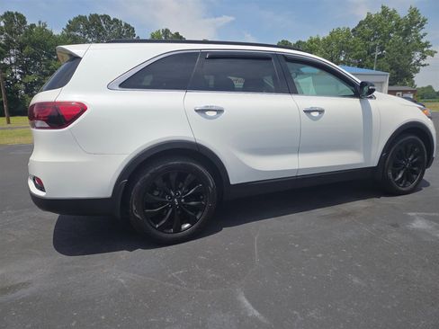 Used 2019 Kia Sorento S FWD image 3