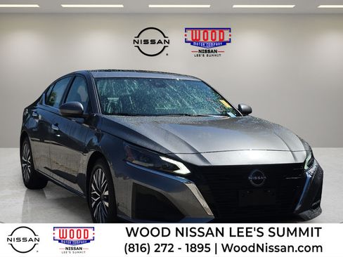 Used 2024 Nissan Altima 2.5 SV w/ SV Premium Package FWD image 1
