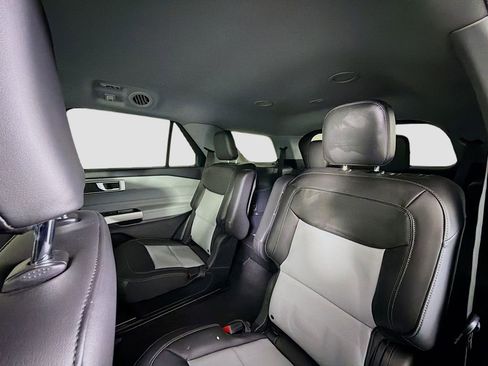 Used 2022 Ford Explorer XLT w/ Equipment Group 202A image 24