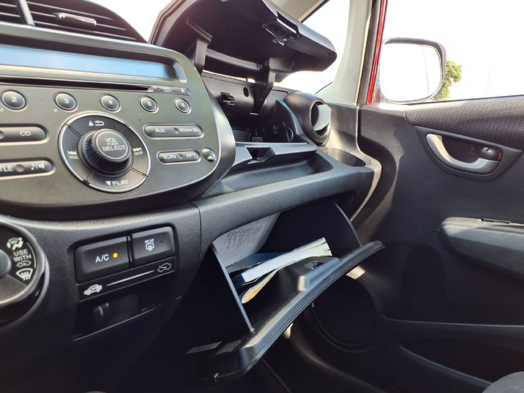 Used 2013 Honda Fit Sport image 29