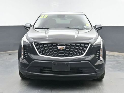 Used 2023 Cadillac XT4 Luxury w/ Cold Weather Package FWD image 3