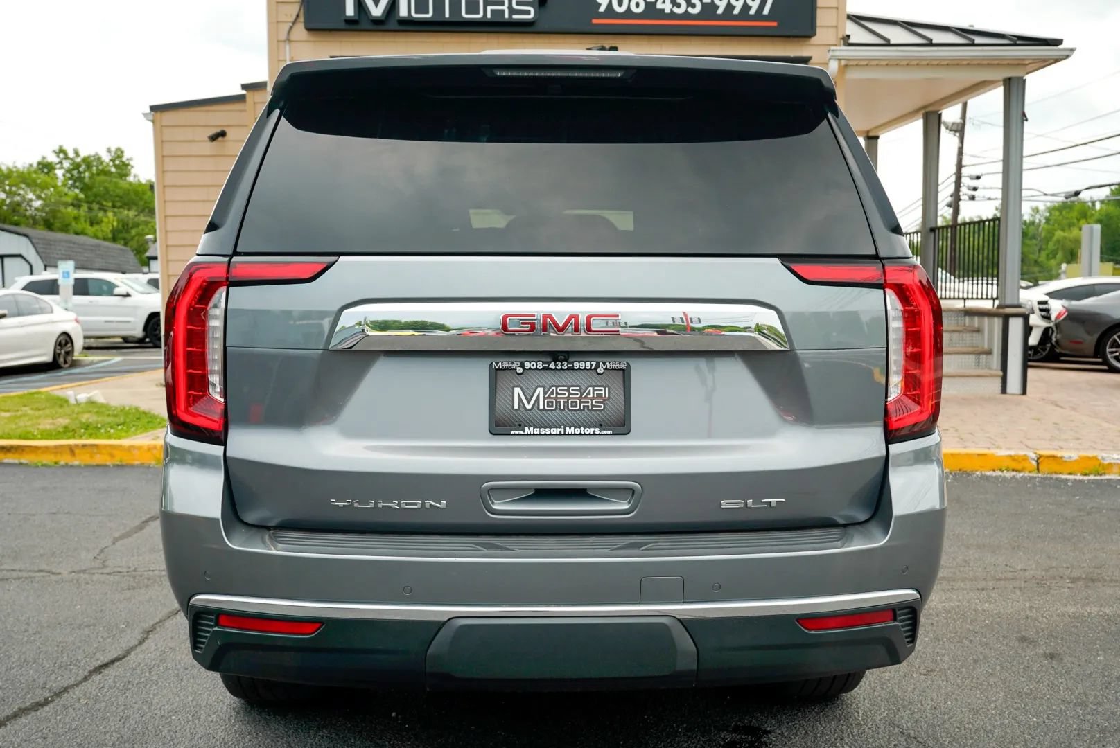 Used 2021 GMC Yukon XL SLT w/ Rear Media and Nav Package AWD/4WD image 6