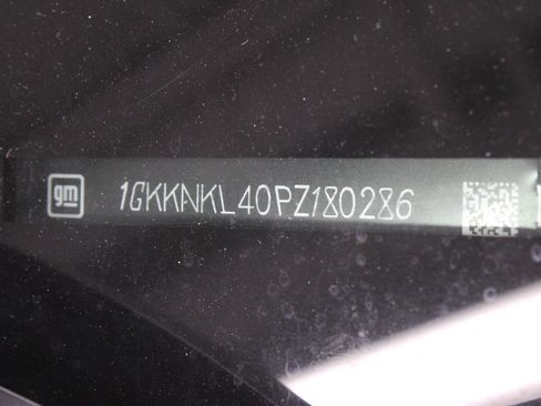 Used 2023 GMC Acadia SLE w/ Driver Convenience Package FWD image 36