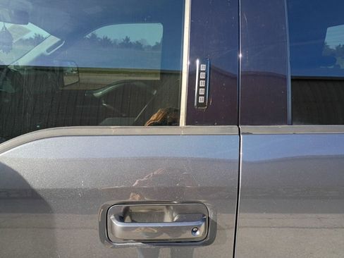 Used 2017 Ford F150 XLT w/ Equipment Group 302A Luxury image 12