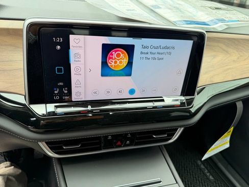 New 2026 Volkswagen Atlas SE FWD image 23
