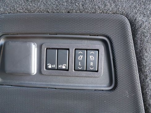 Certified 2023 Cadillac Escalade ESV Premium Luxury w/ Performance Package image 35