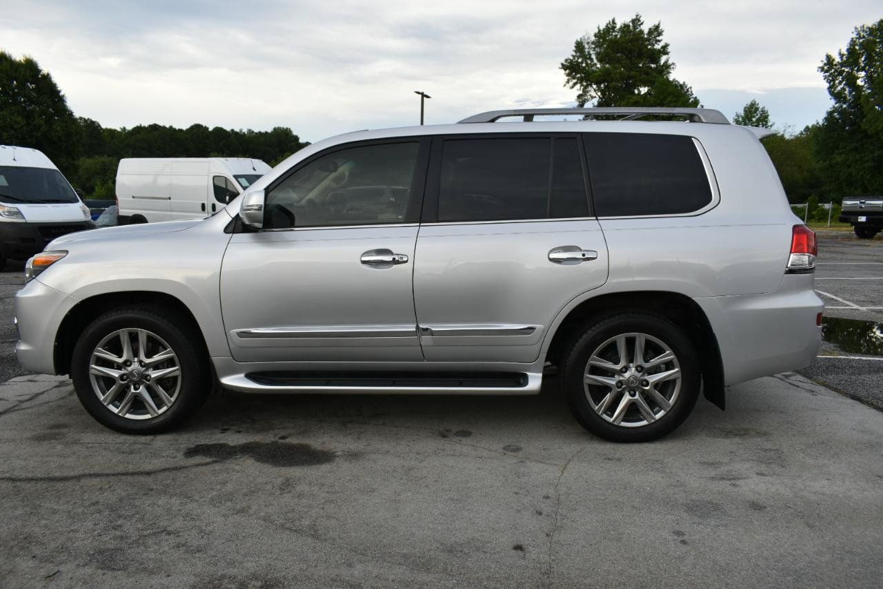 Used 2013 Lexus LX 570 4WD w/ Luxury Pkg image 9