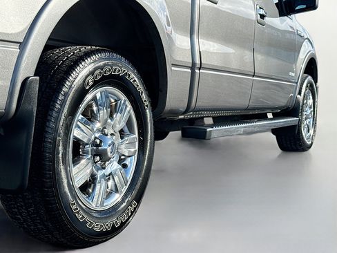 Used 2011 Ford F150 Lariat w/ Lariat Chrome Pkg image 16