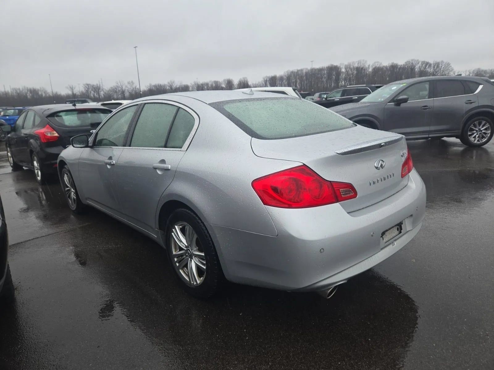 Used 2013 INFINITI G37 x Sedan w/ Premium Pkg AWD/4WD image 2