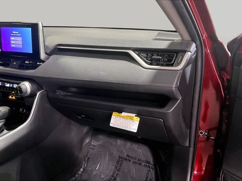 Used 2025 Toyota RAV4 XLE w/ Convenience Package AWD/4WD image 19