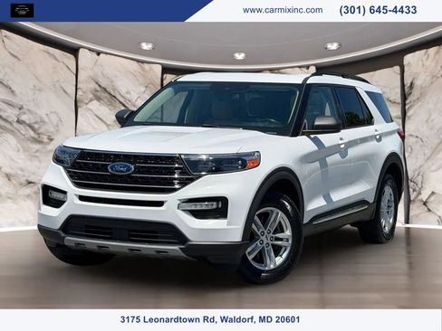Used 2020 Ford Explorer XLT w/ Equipment Group 202A AWD/4WD image 1