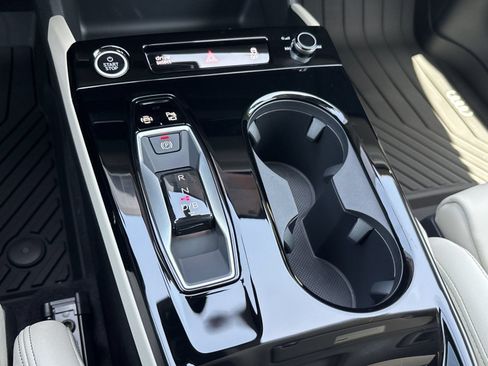 New 2027 Audi Q6 e-tron Prestige AWD/4WD image 17