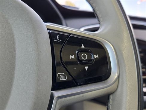 Used 2020 Volvo XC90 T6 Momentum image 26