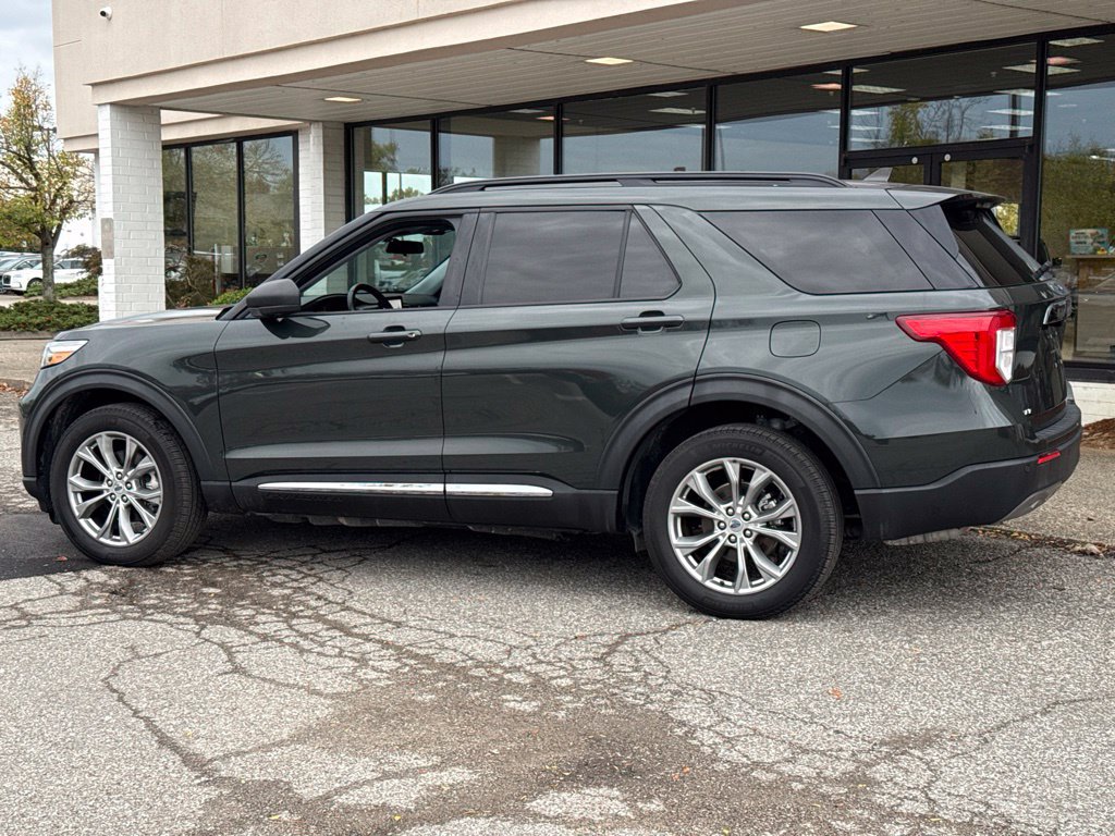 Used 2022 Ford Explorer XLT w/ Equipment Group 202A AWD/4WD image 10