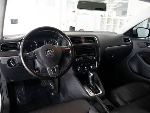 Used 2013 Volkswagen Jetta TDI FWD image 9