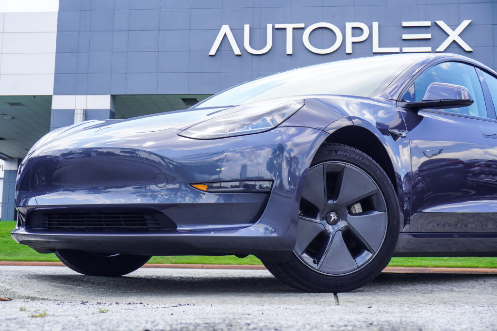 Used 2023 Tesla Model 3 Standard Range RWD image 2