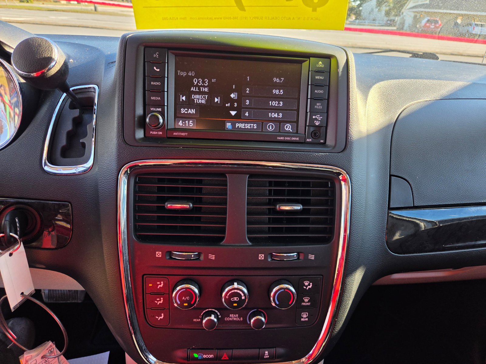 Used 2019 Dodge Grand Caravan SE FWD image 12