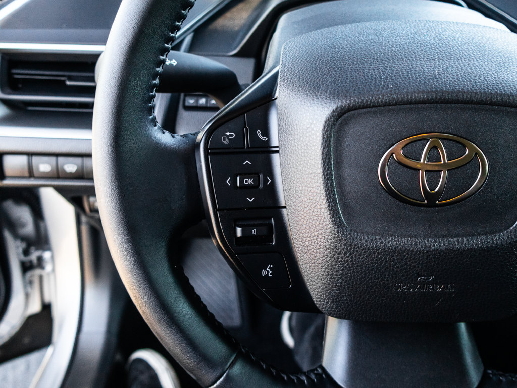 Used 2026 Toyota Prius LE AWD/4WD image 28