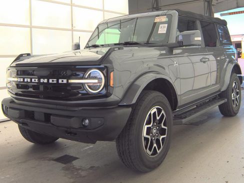 Used 2021 Ford Bronco Outer Banks AWD/4WD image 1