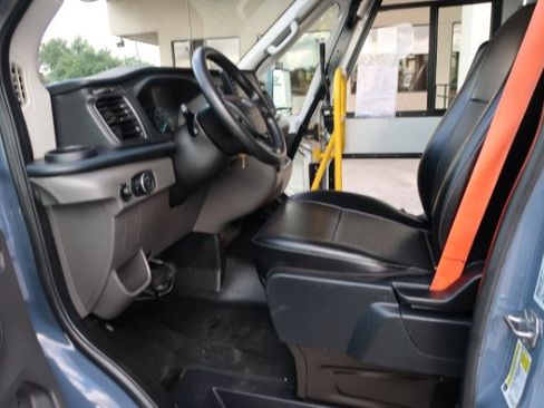 Used 2021 Ford Transit 350 DRW RWD image 8