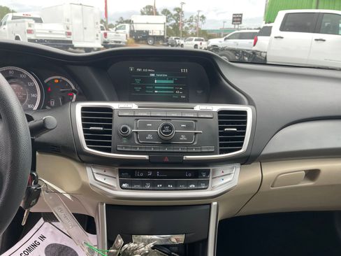 Used 2013 Honda Accord LX image 19