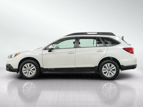 Used 2016 Subaru Outback 2.5i Premium AWD/4WD image 2