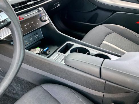 Used 2025 Hyundai Sonata SEL FWD image 16
