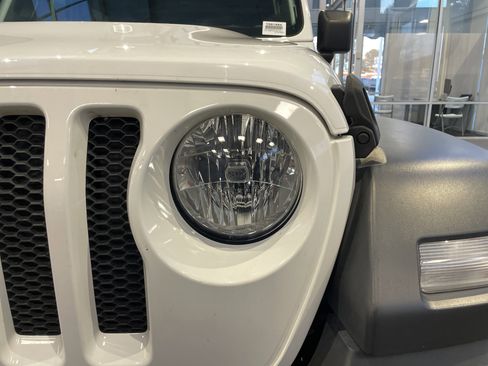 Used 2021 Jeep Wrangler Unlimited Sport AWD/4WD image 5