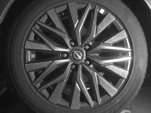 Used 2025 Nissan Altima 2.5 SV image 14