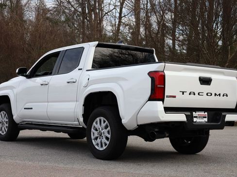 Used 2024 Toyota Tacoma SR5 image 5
