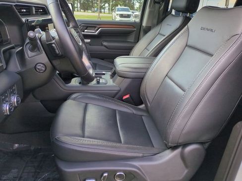 Used 2024 GMC Sierra 1500 Denali AWD/4WD image 11