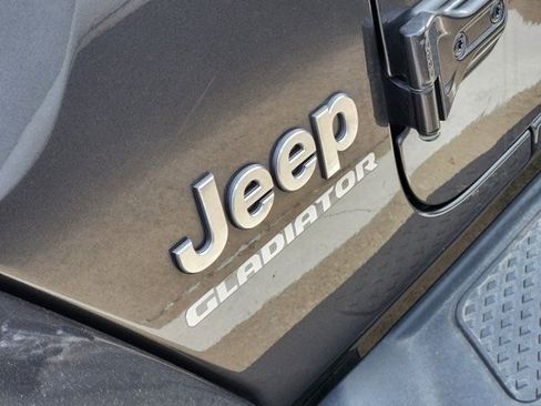Used 2021 Jeep Gladiator Overland w/ Popular Equipment Package image 10