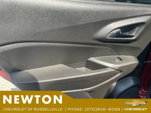 Used 2024 Chevrolet Trax LS FWD image 34
