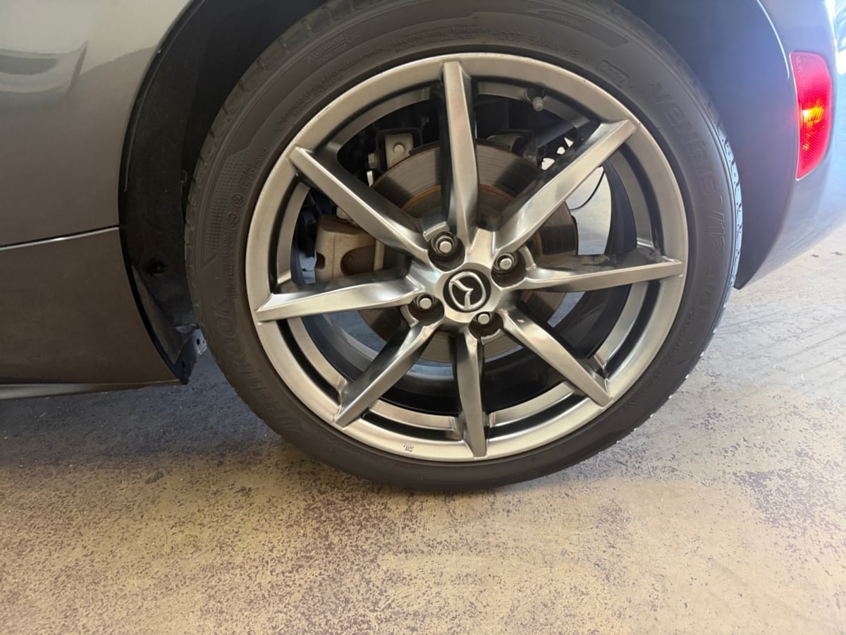 Used 2017 MAZDA MX-5 Miata RF Grand Touring RWD image 23