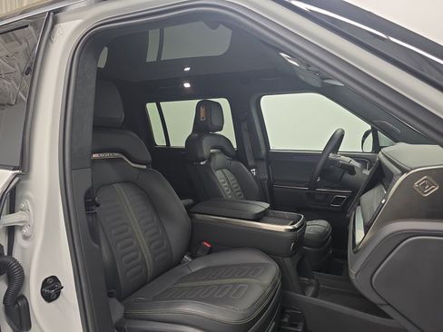 Used 2023 Rivian R1S Adventure AWD/4WD image 24