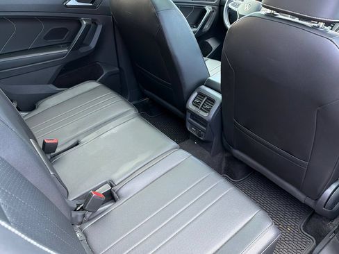 Used 2023 Volkswagen Tiguan SE R-Line FWD image 18