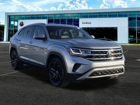 Used 2022 Volkswagen Atlas Cross Sport SE w/ Panoramic Sunroof Package image 1