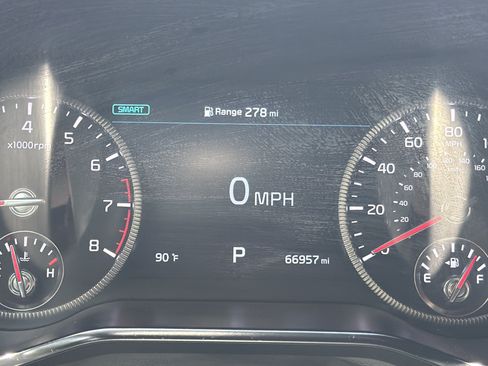 Used 2022 Kia Telluride SX w/ Towing Package FWD image 14