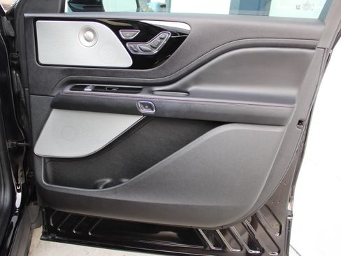 Used 2020 Lincoln Aviator Reserve w/ Equipment Group 201A RWD image 27