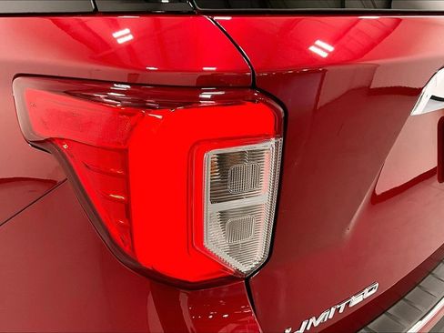 Used 2022 Ford Explorer Limited w/ Equipment Group 301A RWD image 38