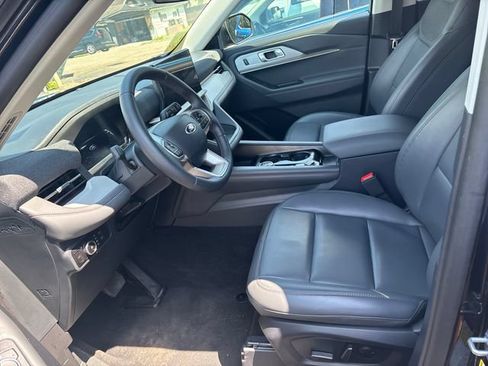 Used 2026 Ford Explorer Active w/ Active Comfort Package AWD/4WD image 7