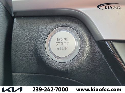 Certified 2024 Kia Telluride S image 31