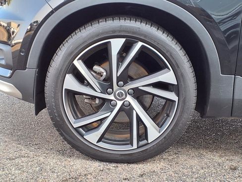 Used 2022 Volvo XC40 T5 R-Design w/ Advanced Package image 24