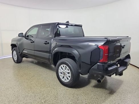 Used 2025 Toyota Tacoma SR5 AWD/4WD image 7