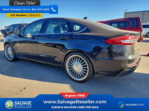 Used 2020 Ford Fusion SE image 3