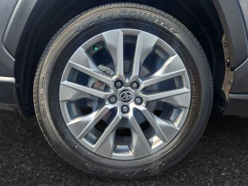 Used 2023 Toyota RAV4 XLE Premium AWD/4WD image 4