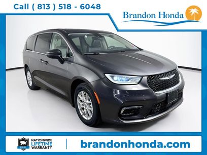 Used 2023 Chrysler Pacifica Touring-L