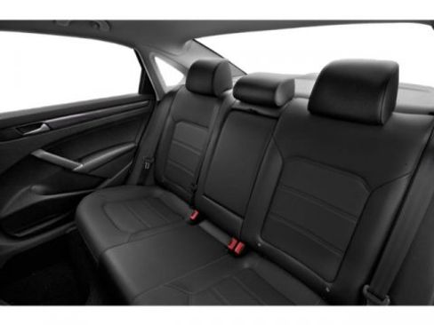 Used 2021 Volkswagen Passat 2.0T SE image 15